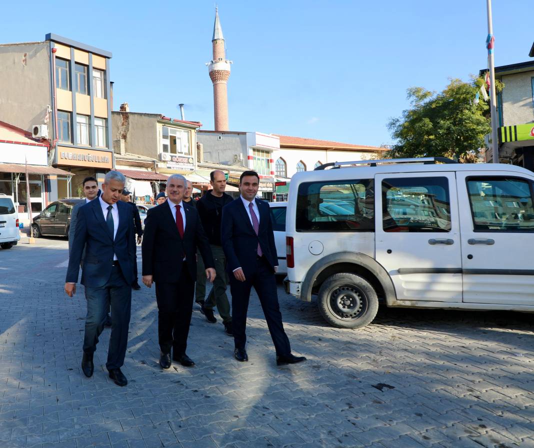 Vali Akın, küreği eline alıp Konya’nın ünlü lezzetini pişirdi 1